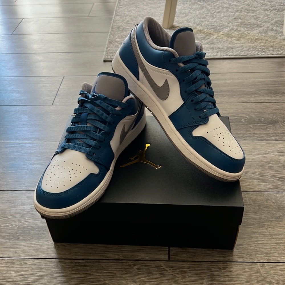 Jordan 1 True Blue